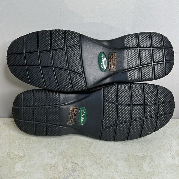 Clarks Slip Ons NWT M10.5
